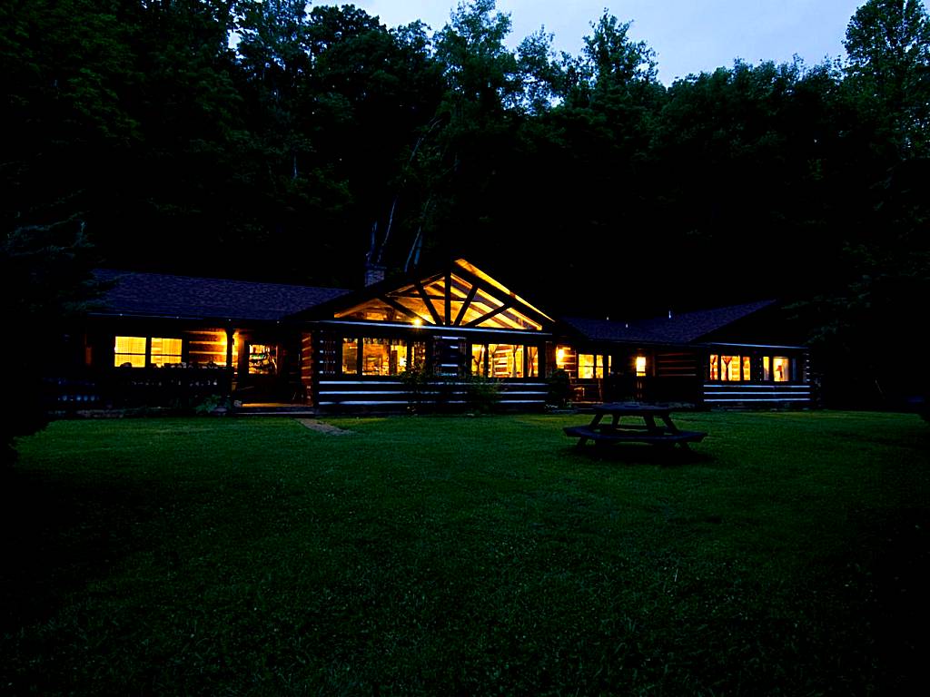 Creekwalk Inn Bed and Breakfast with Cabins (Cosby) 