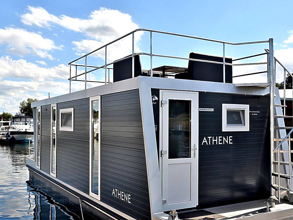 Cosy floating boatlodge Athene