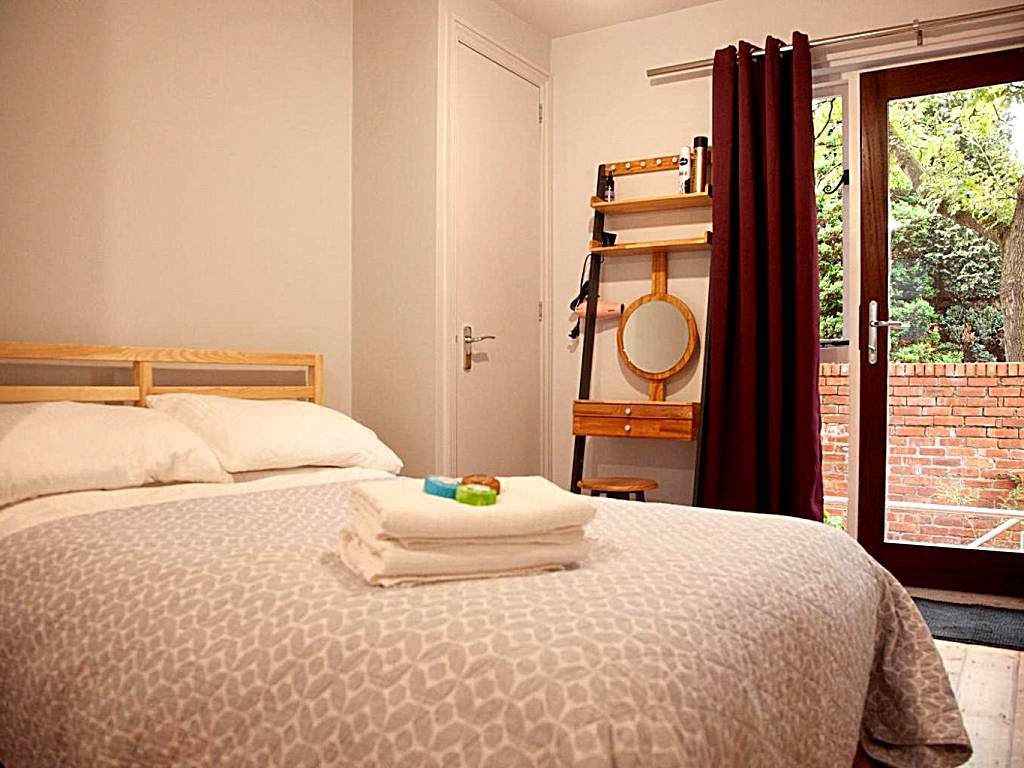 Exclusive access to private bedroom with ensuite in a shared contemporary Victorian flat