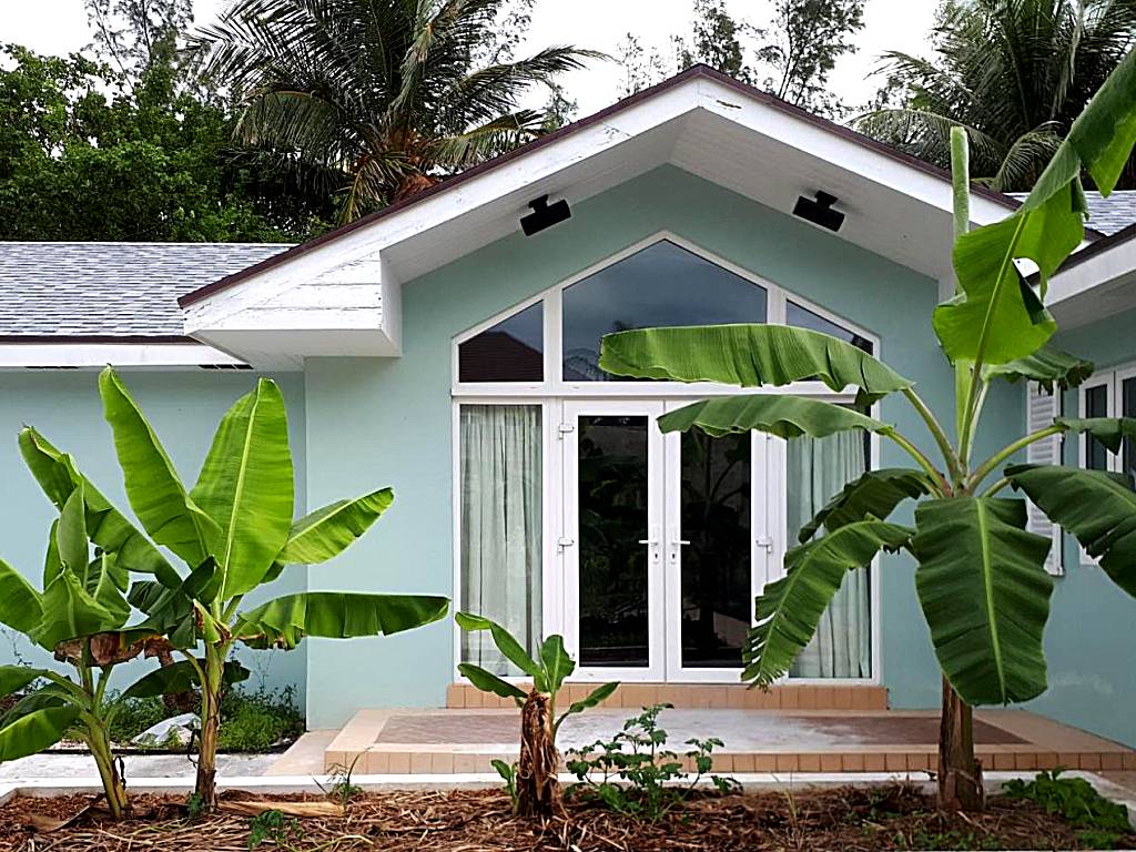 Secluded and Modern Beachfront House