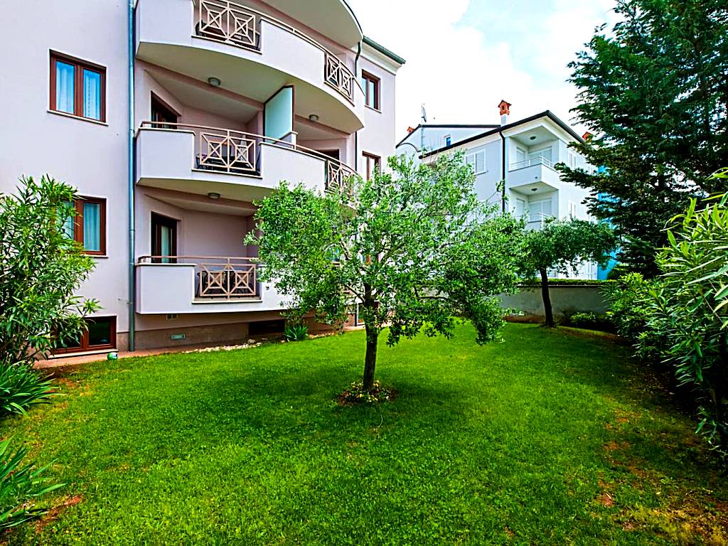 Apartments and Rooms Camaiore