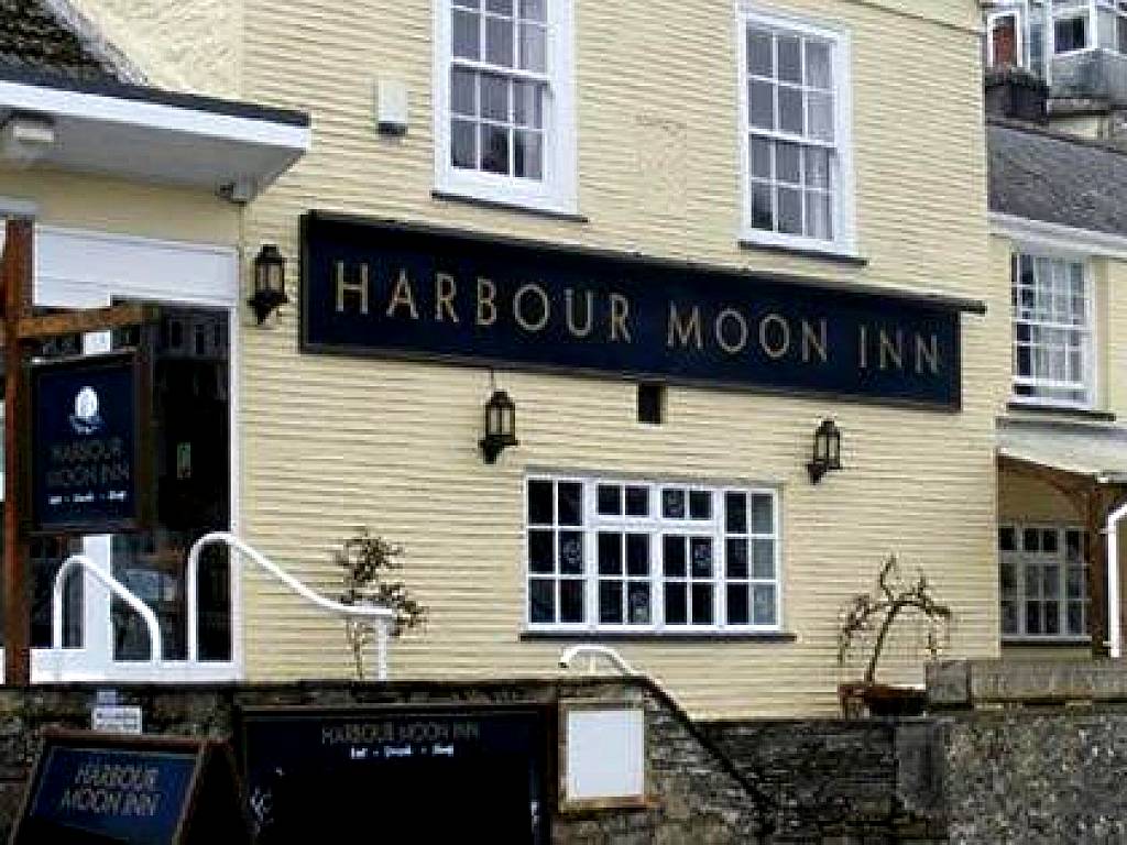 The Harbour Moon