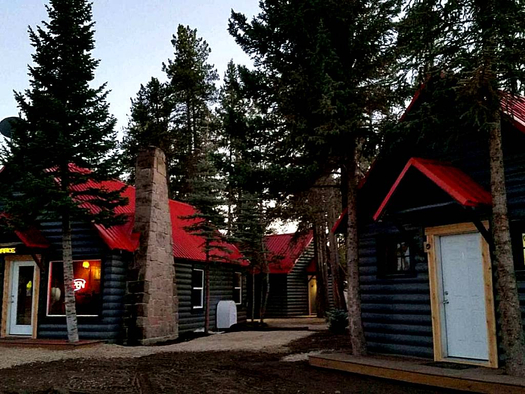 Yellowstone Cabins and RV (West Yellowstone) 