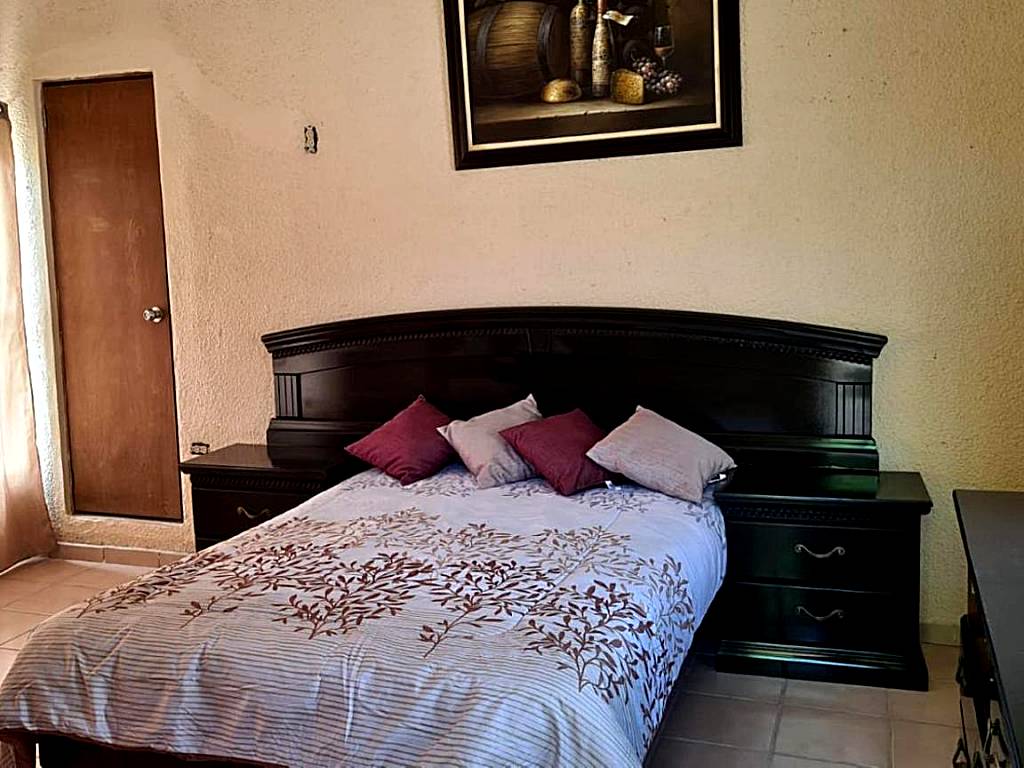 Room in Guest room - Padrinos Hostal La Paz Full House